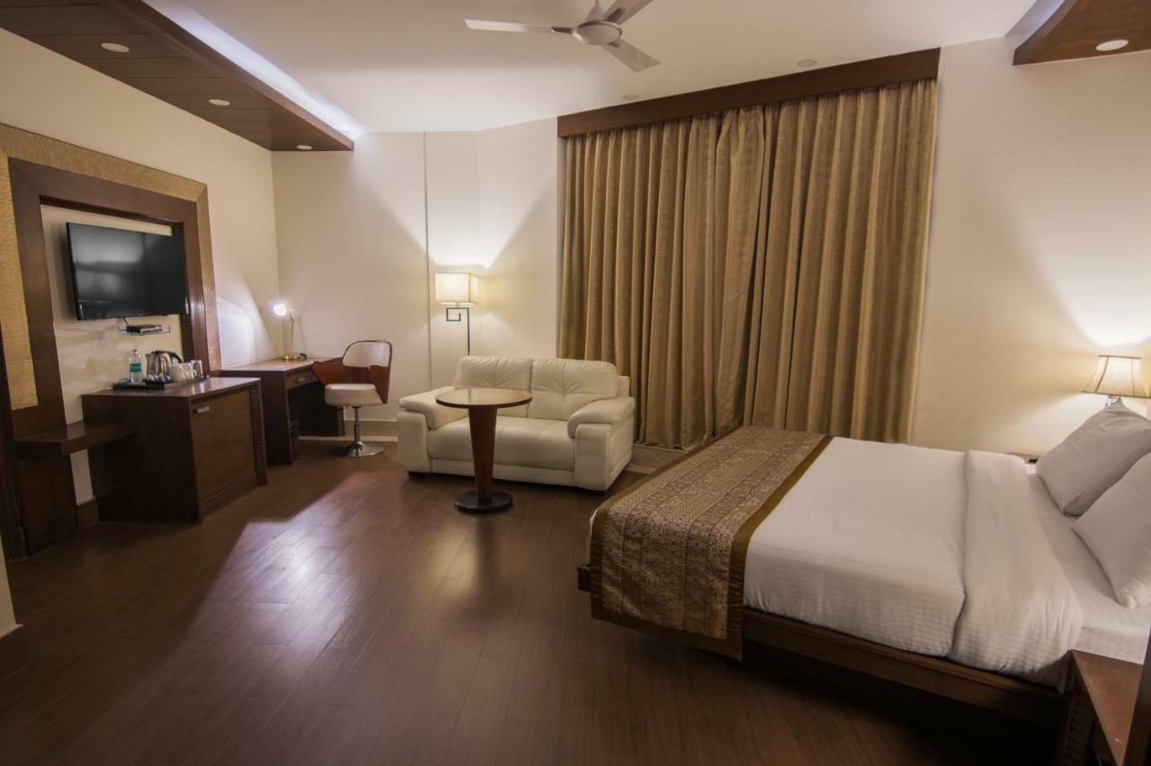Grand Imperial Resort Mussoorie Buitenkant foto