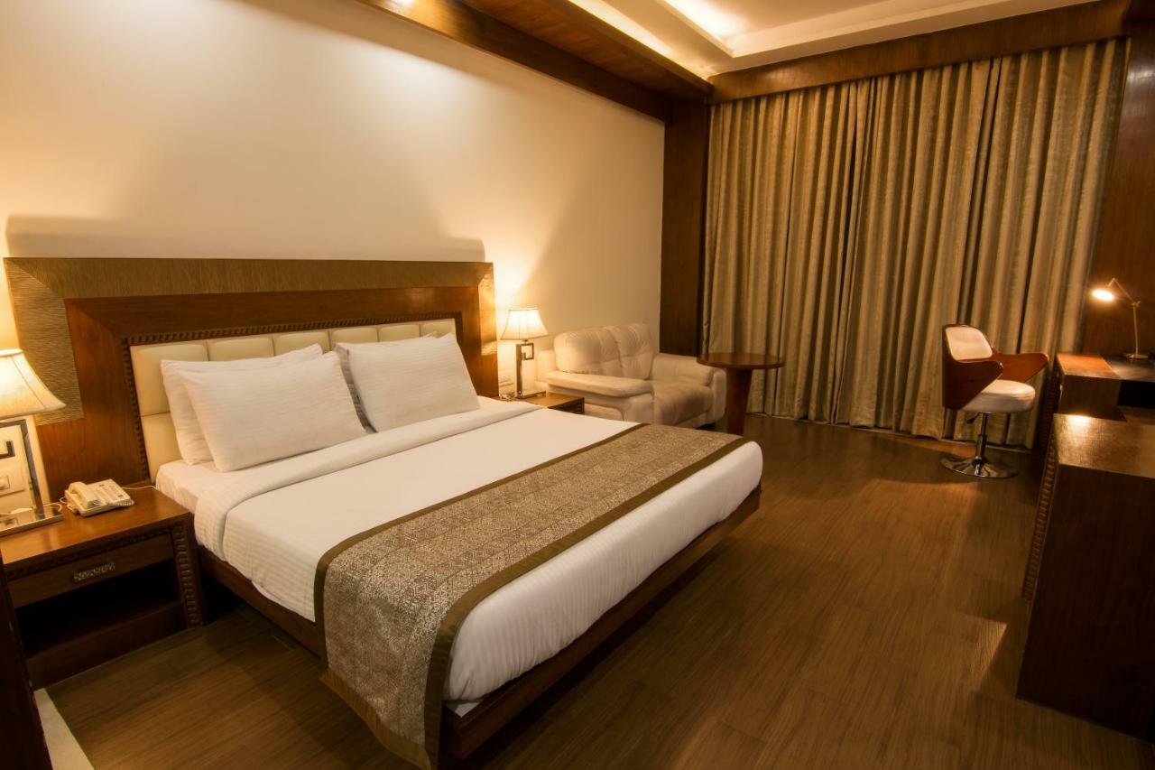Grand Imperial Resort Mussoorie Buitenkant foto