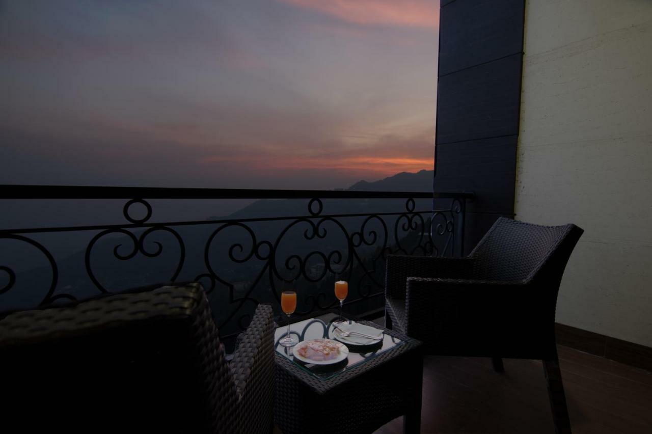 Grand Imperial Resort Mussoorie Buitenkant foto